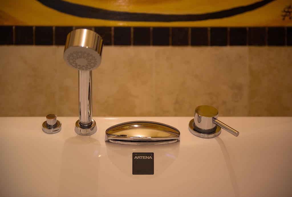 Luxury Home Bosa Apartment Luaran gambar